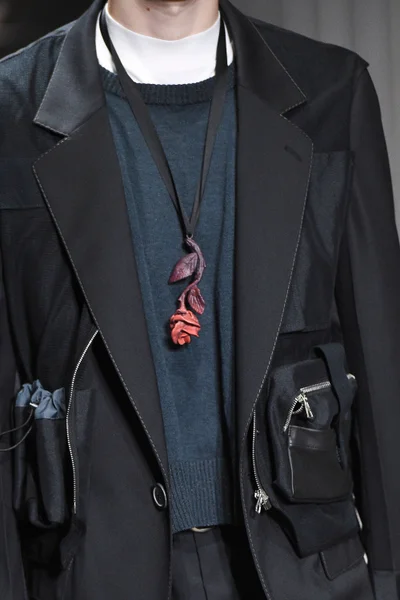 Look 30